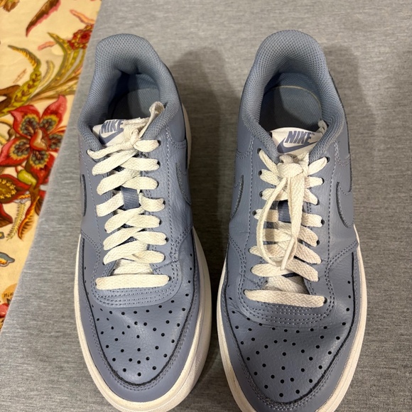 Nike Sneakers - Picture 1 of 12